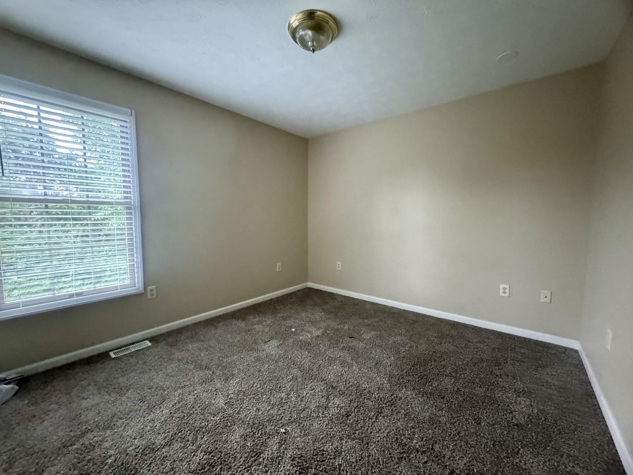 2031 Edgewood Dr #2 - Photo 6 of 9