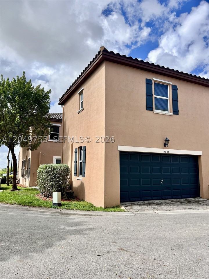17001 Sw 96th St - Photo 2 of 17
