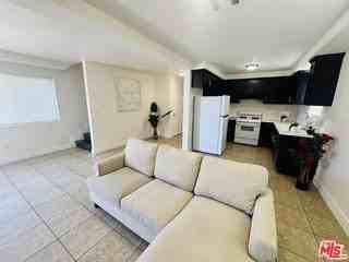 601 W 84th St - Photo 2 of 8