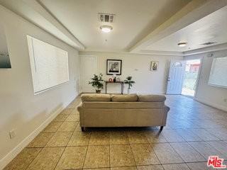 601 W 84th St - Photo 3 of 8