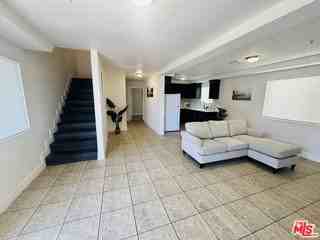 601 W 84th St - Photo 6 of 8