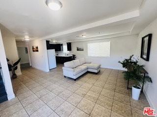 601 W 84th St - Photo 7 of 8
