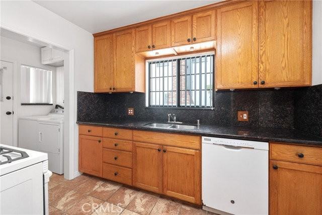 3919 Globe Ave - Photo 6 of 8