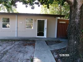 featured image of 4510 Sw 38th St #3