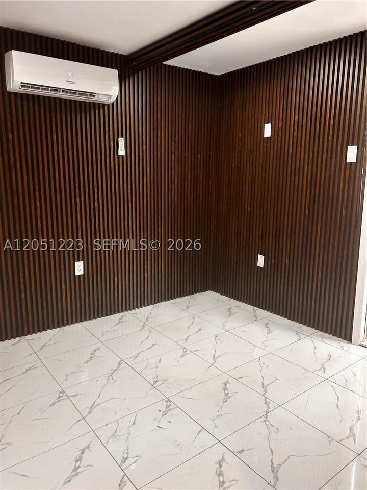 4510 Sw 38th St #3 - Photo 3 of 7