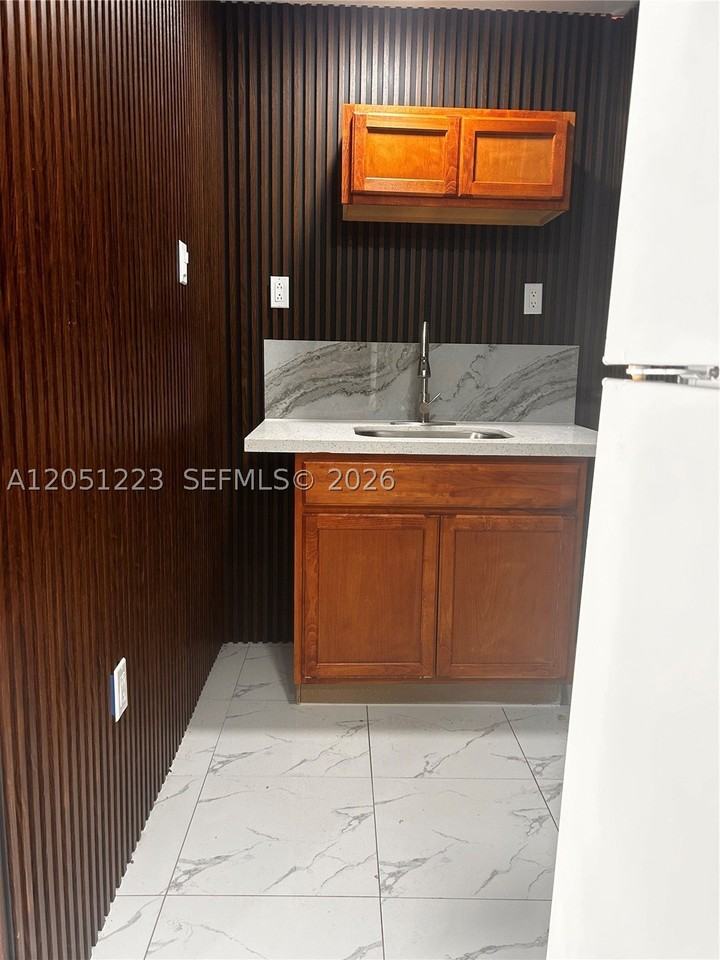 4510 Sw 38th St #3 - Photo 5 of 7