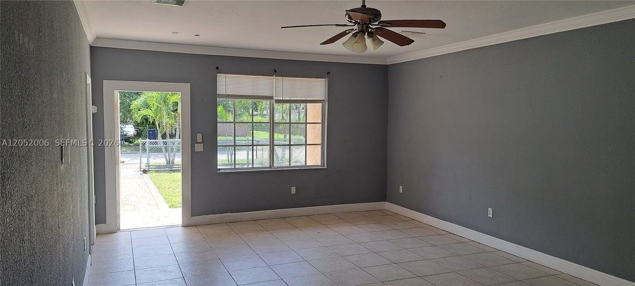 9754 Nw 26th Ave #9754 - Photo 4 of 31