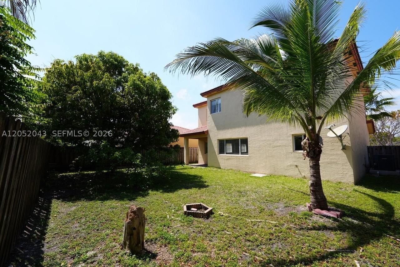 8836 Sw 221st Ter - Photo 3 of 37