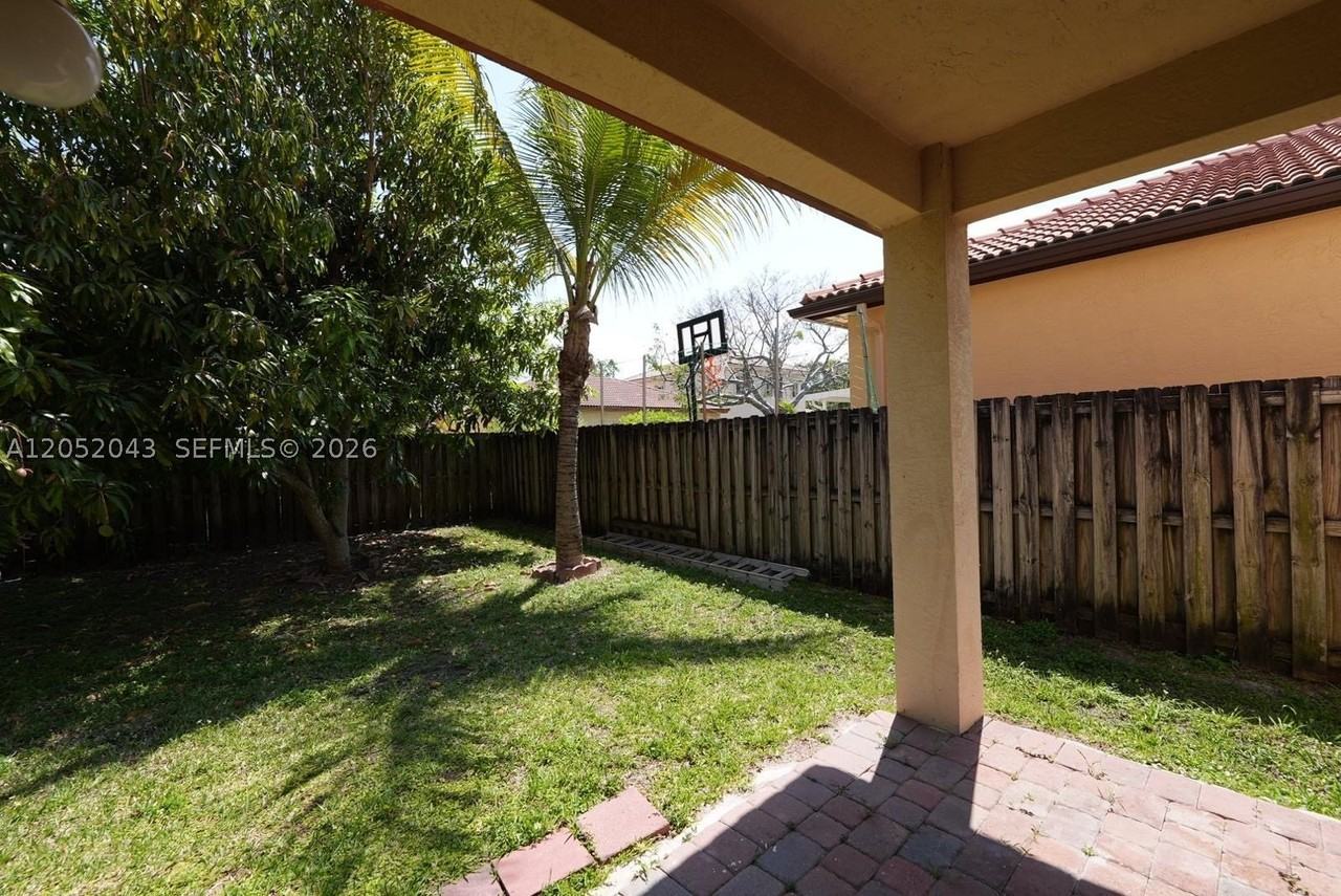 8836 Sw 221st Ter - Photo 4 of 37