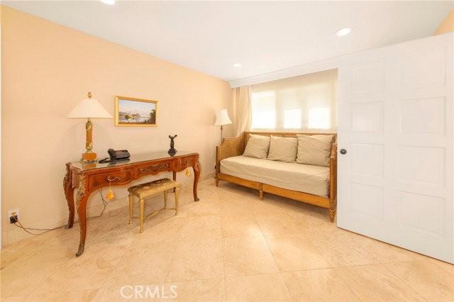 3546 Dixie Canyon Pl - Photo 3 of 8