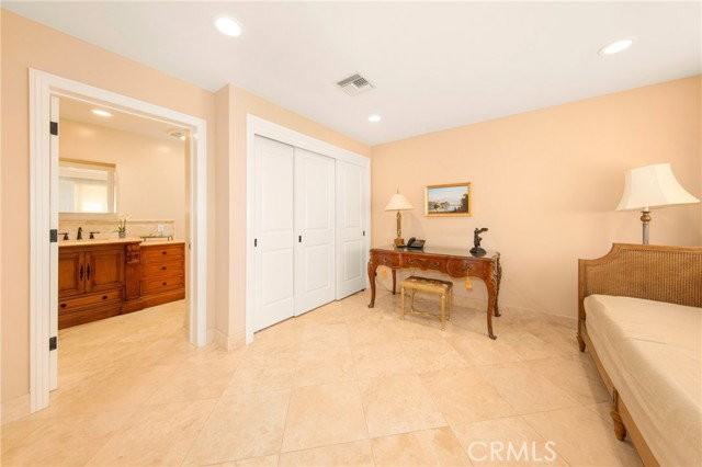 3546 Dixie Canyon Pl - Photo 4 of 8