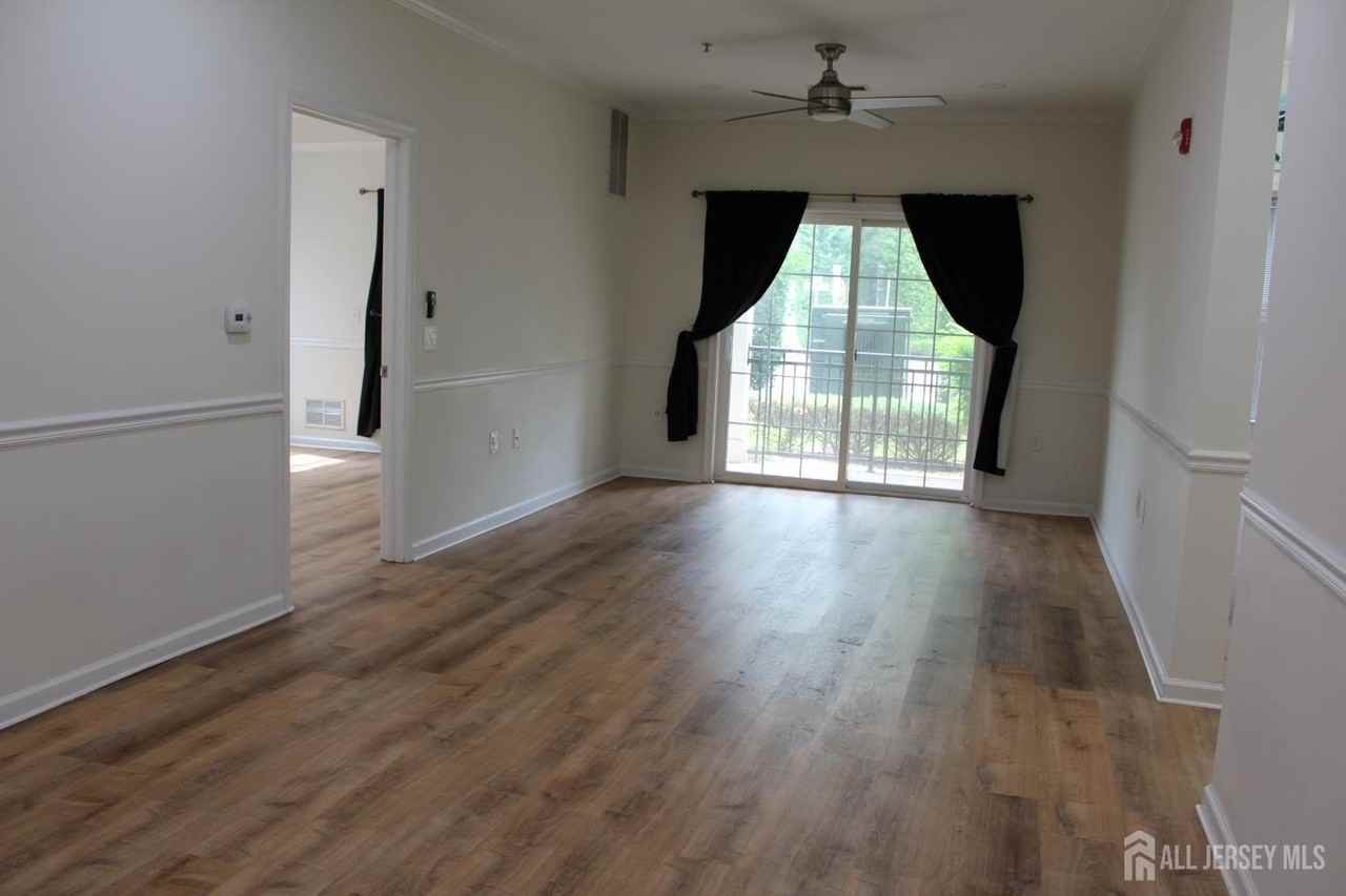 611 Doral Ct - Photo 5 of 37