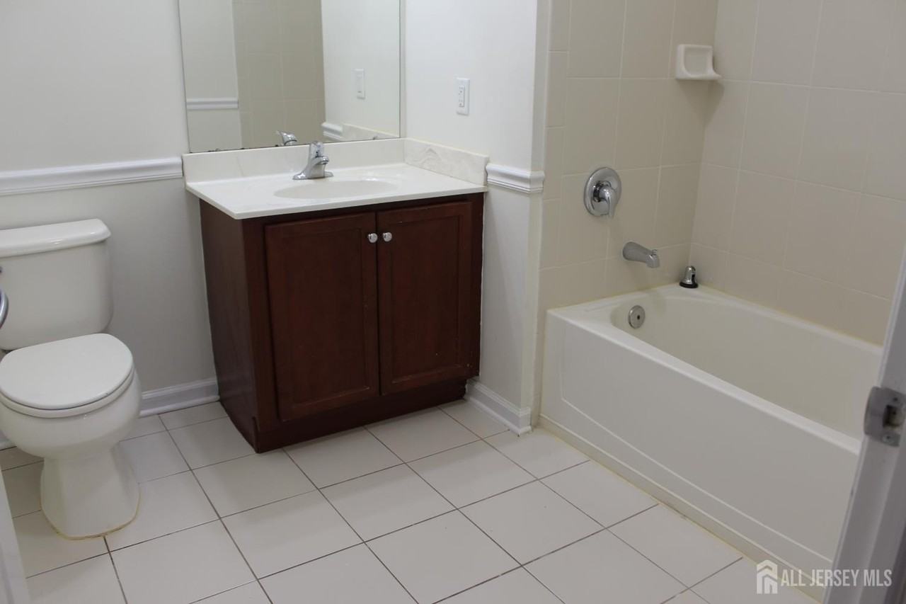 611 Doral Ct - Photo 6 of 37