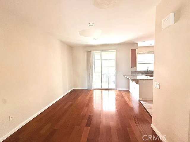 20512 Earl St - Photo 7 of 8