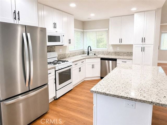 11987 Pomering Rd - Photo 3 of 8