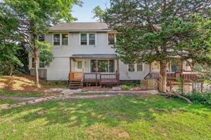 featured image of 4 Montgomery Rd #1