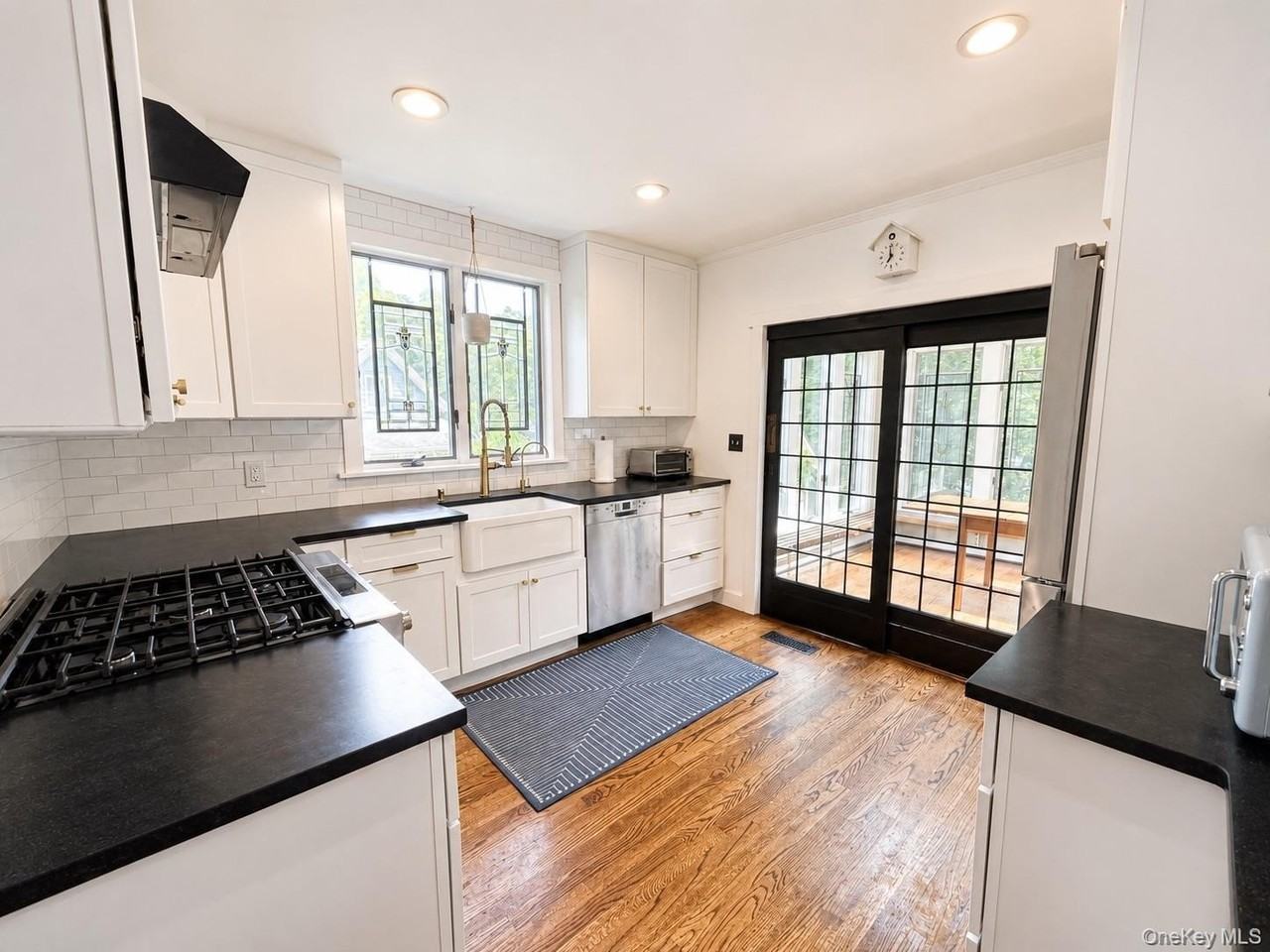 207 Prospect Ave - Photo 6 of 14