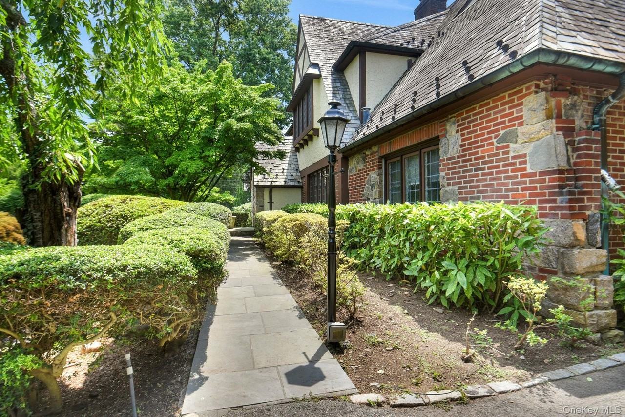 46 Fenimore Rd - Photo 3 of 40