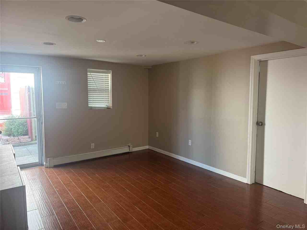 657 E Penn St - Photo 3 of 16