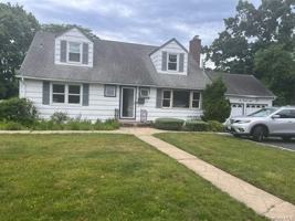 featured image of 508 Secatogue Ave