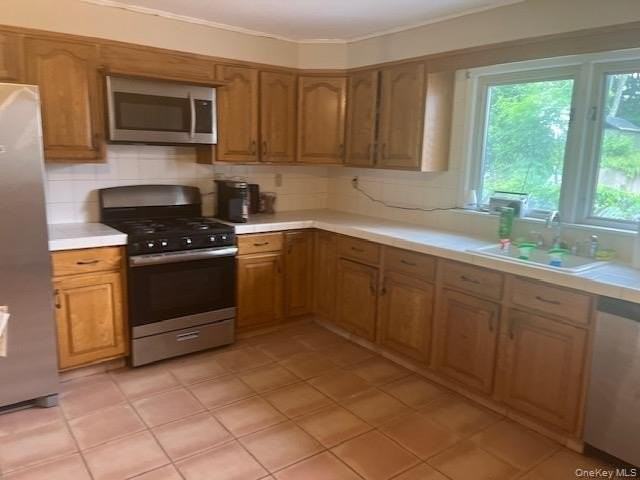 508 Secatogue Ave - Photo 3 of 8