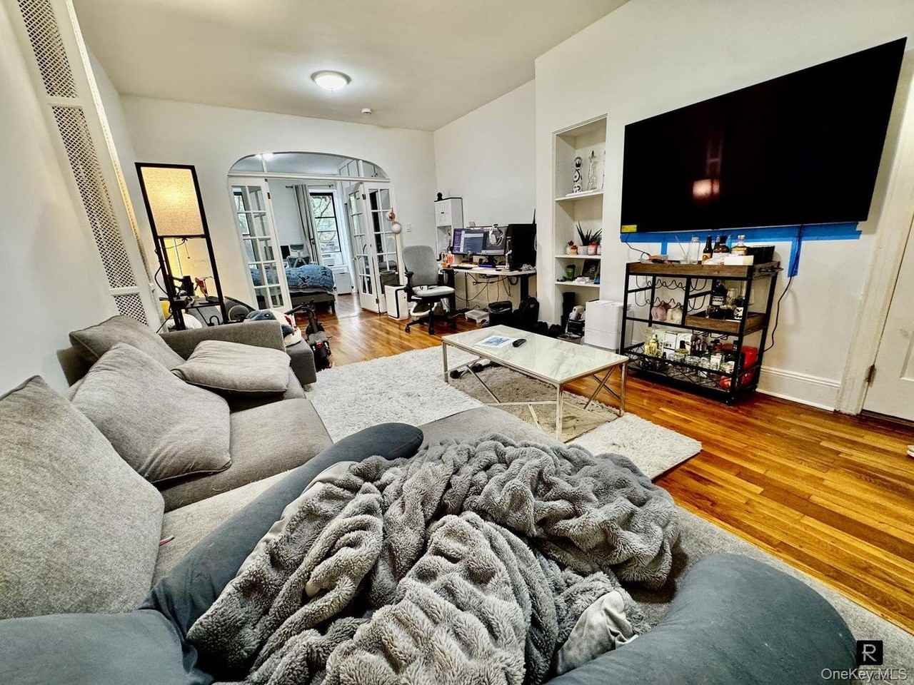 452 W 47th St #2B - Photo 7 of 23