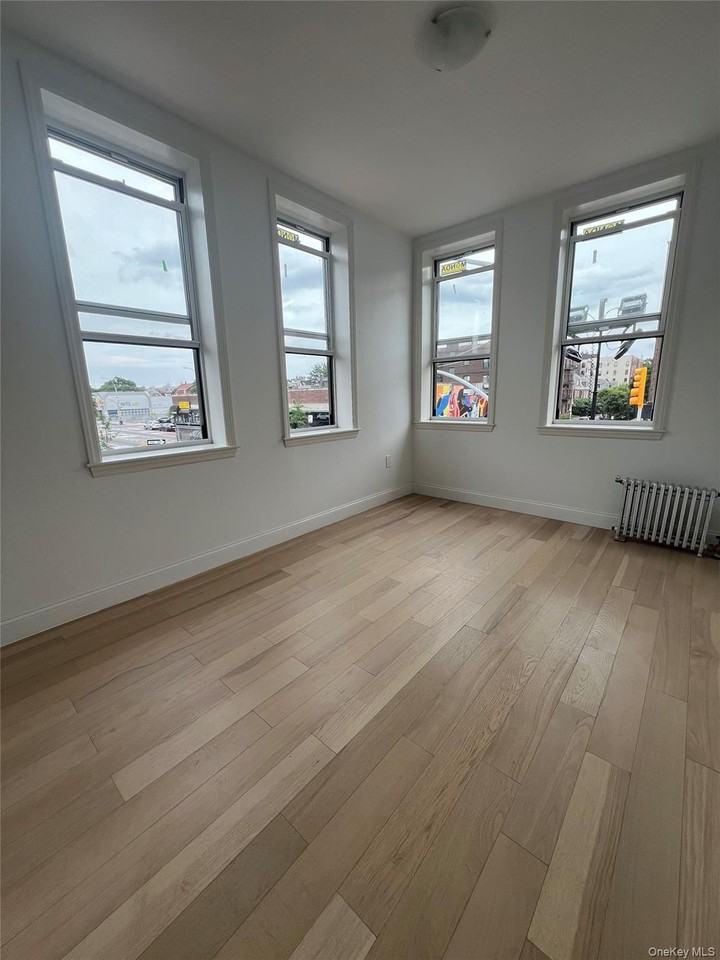 8319 Northern Blvd - Photo 3 of 9