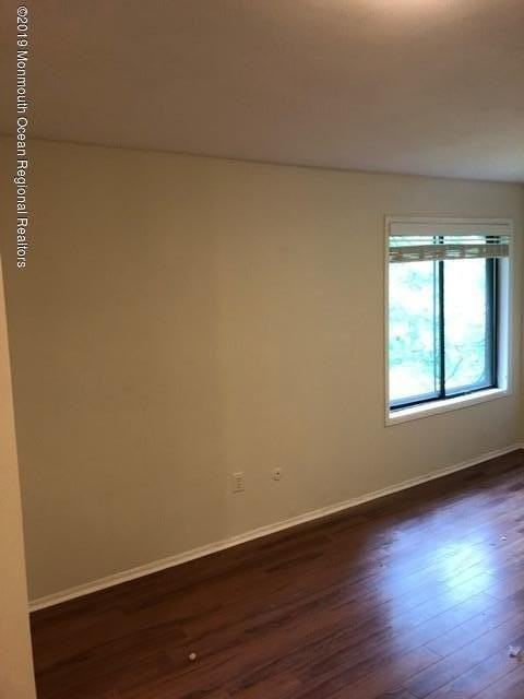 171 Amberly Dr #H - Photo 4 of 35
