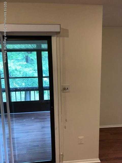 171 Amberly Dr #H - Photo 5 of 35