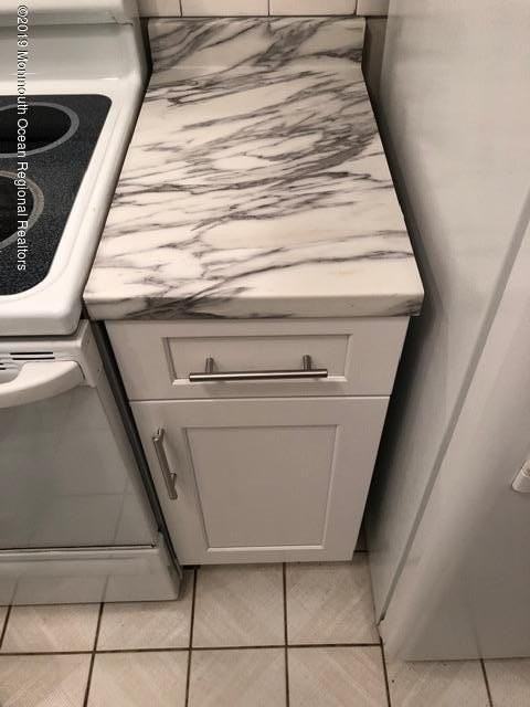 171 Amberly Dr #H - Photo 6 of 35