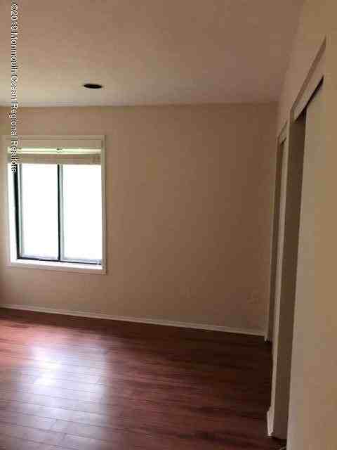 171 Amberly Dr #H - Photo 7 of 35