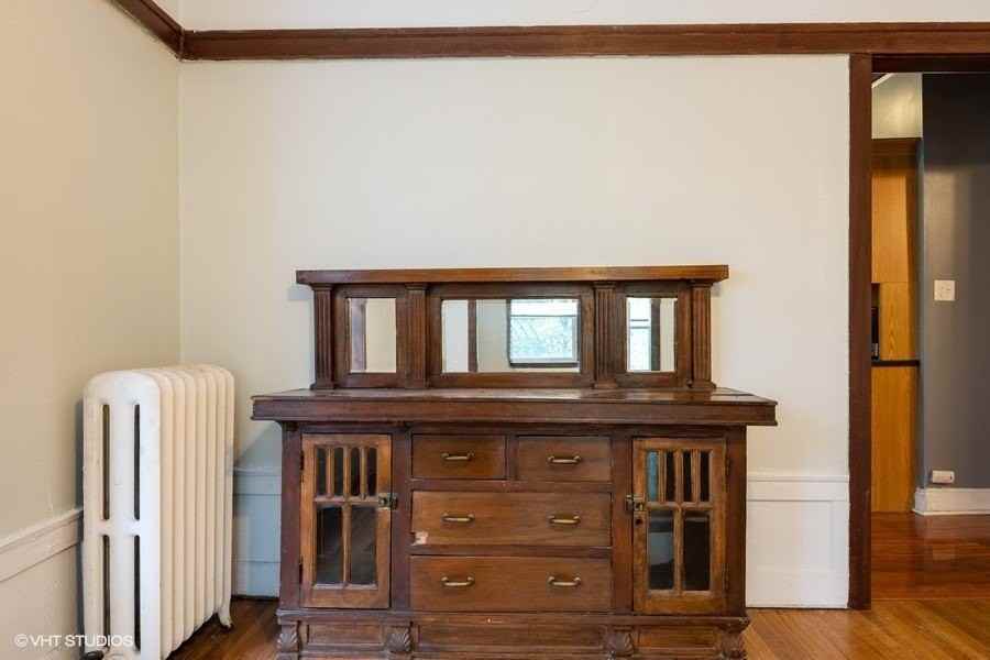 1253 W Byron St #2 - Photo 6 of 11