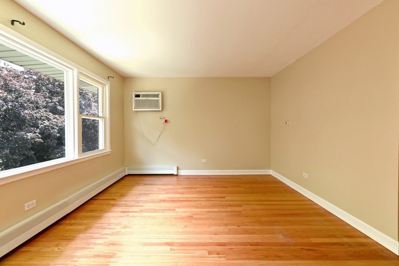 1018 S 11th Ave #2 - Photo 3 of 12