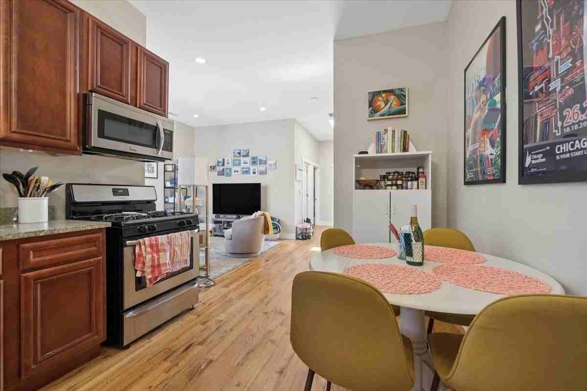 1959 N Wilmot Ave #2 - Photo 5 of 11