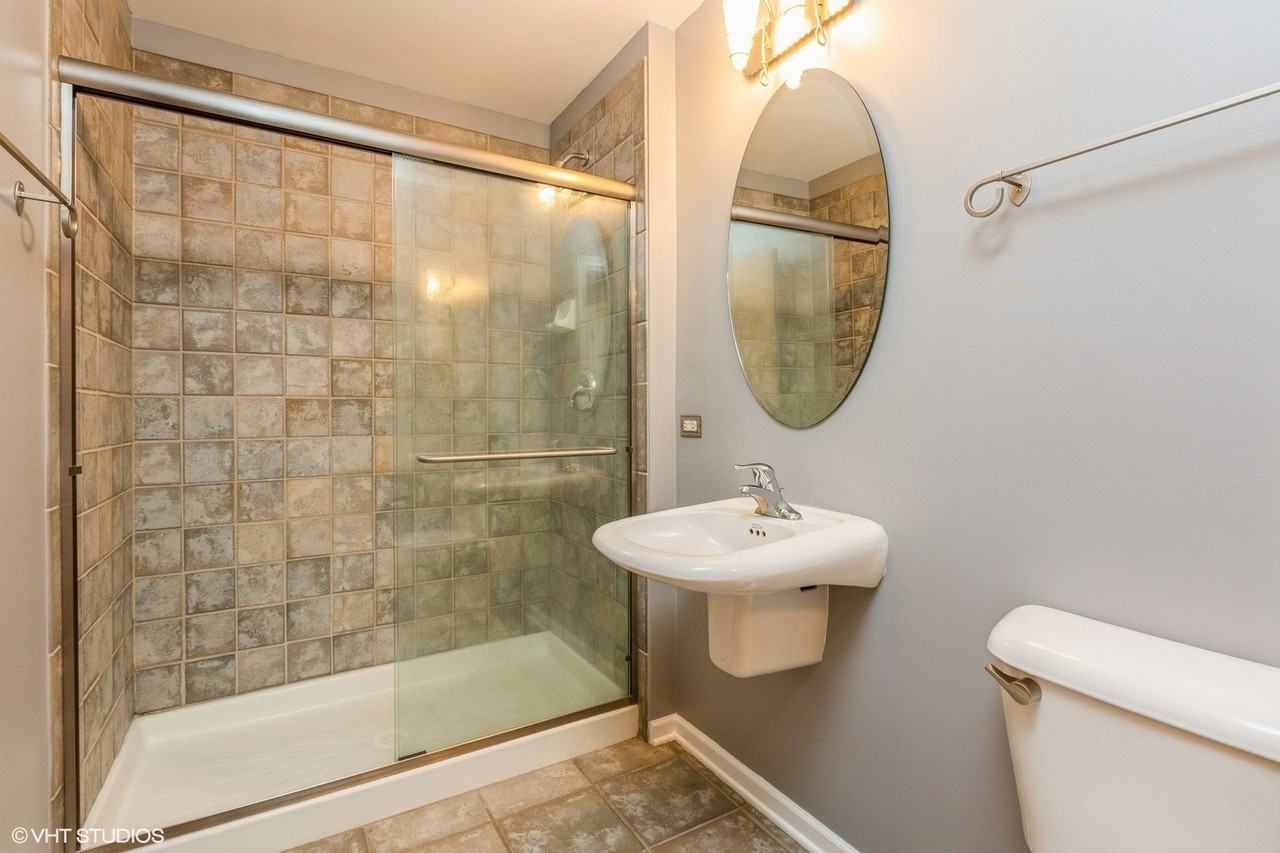 3238 N Kilbourn Ave #14 - Photo 7 of 14