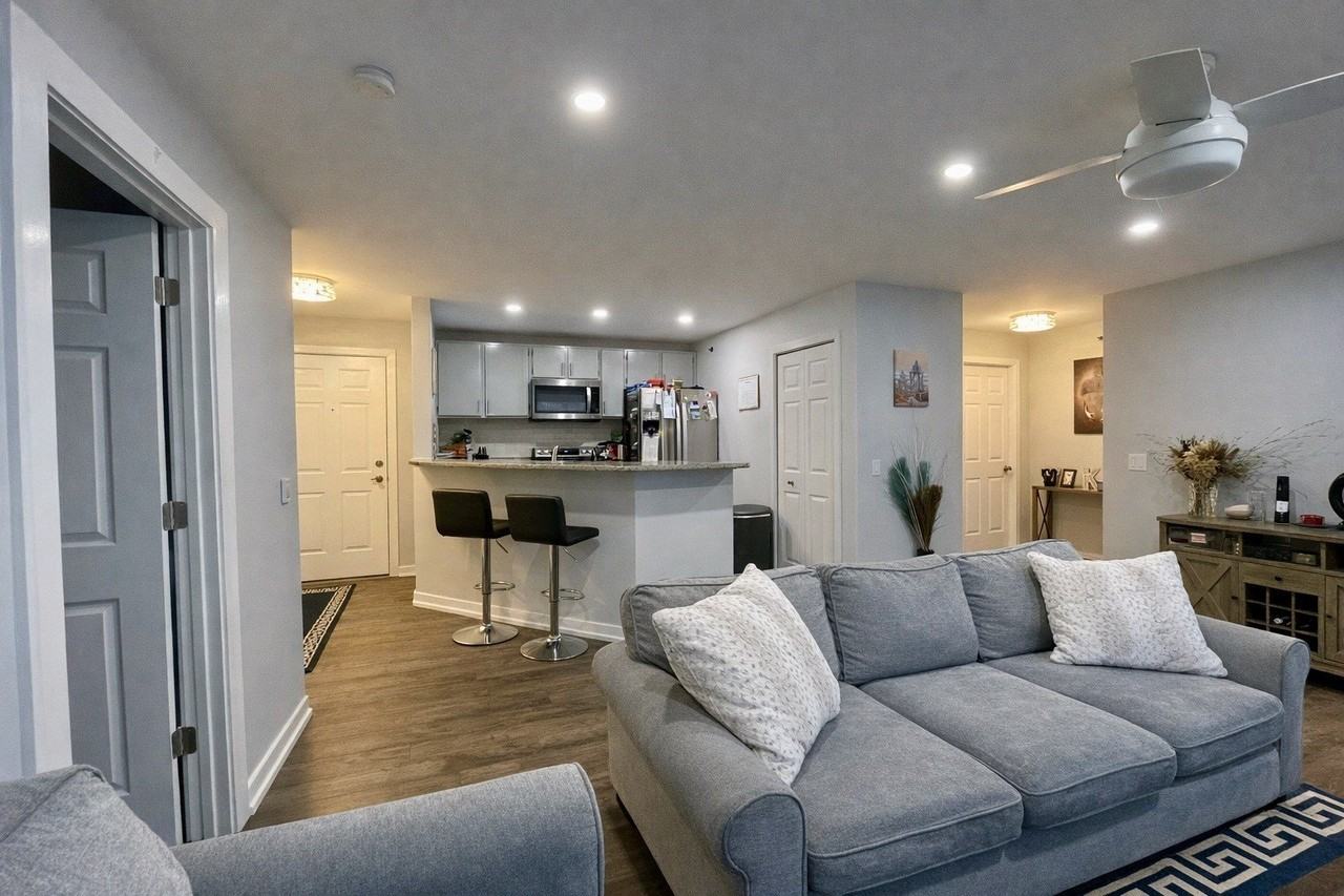 300 Cunat Blvd #2B - Photo 3 of 13