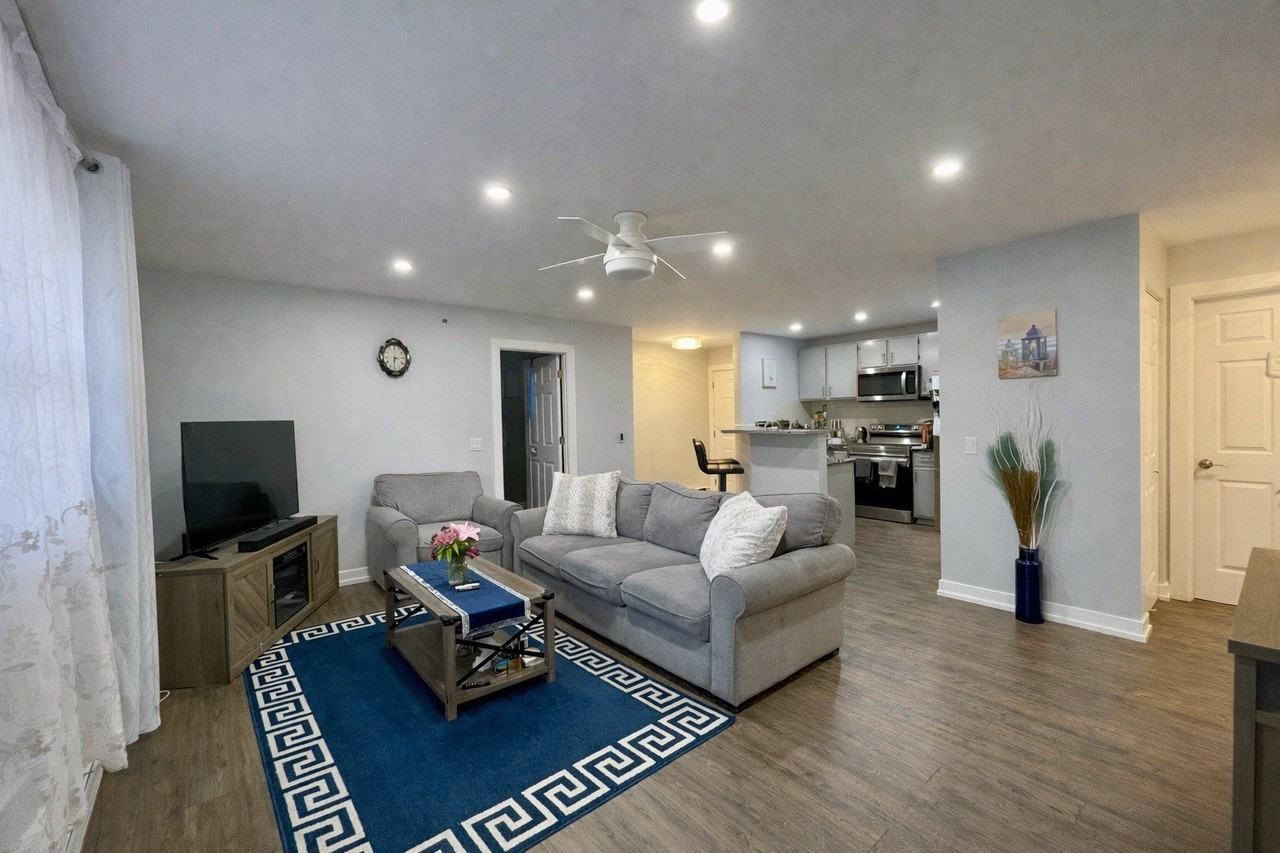 300 Cunat Blvd #2B - Photo 4 of 13