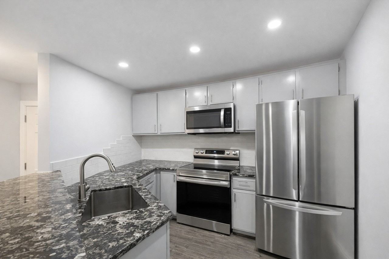 300 Cunat Blvd #2B - Photo 5 of 13