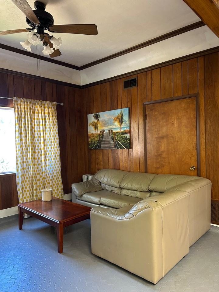 Wanda St - Photo 2 of 21