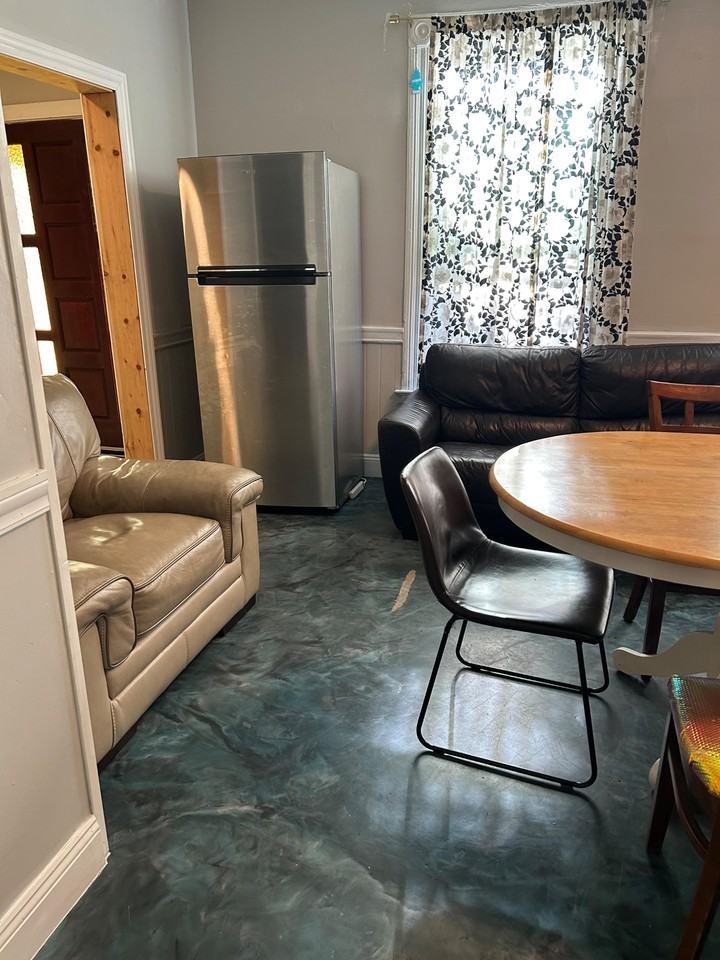 Wanda St - Photo 3 of 12