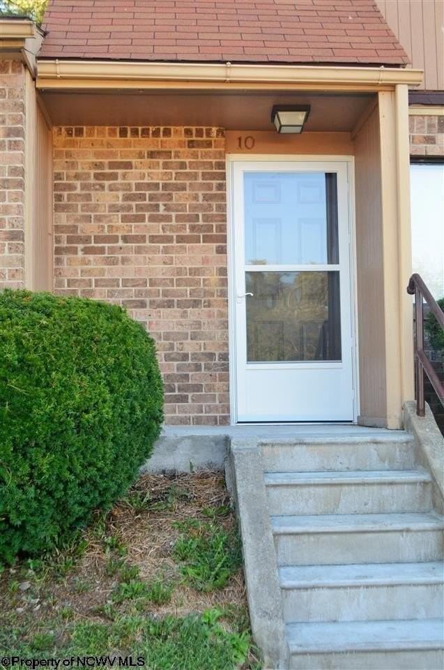 26 Pineview Dr - Photo 2 of 12