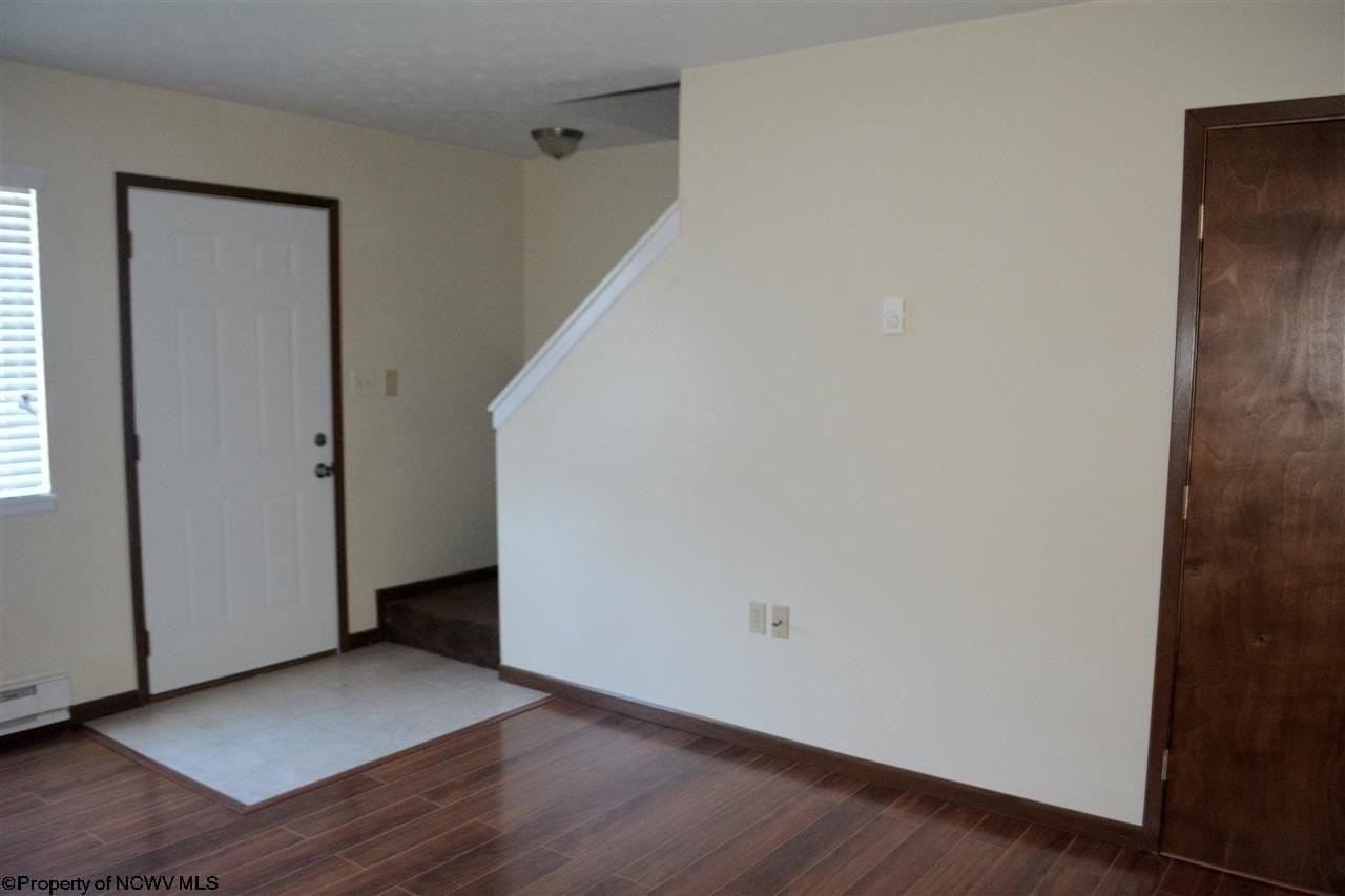 26 Pineview Dr - Photo 3 of 12