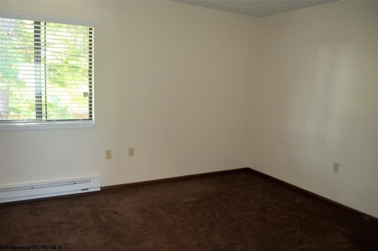 26 Pineview Dr - Photo 6 of 12