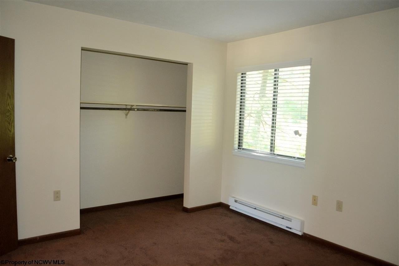 26 Pineview Dr - Photo 7 of 12
