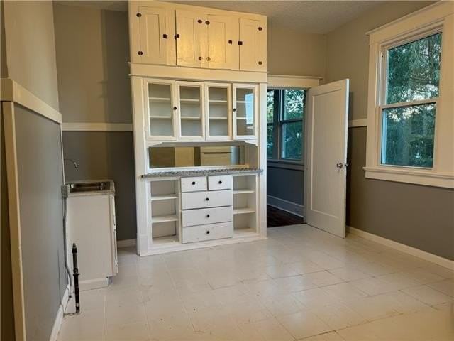 4318 N Robertson St - Photo 3 of 10