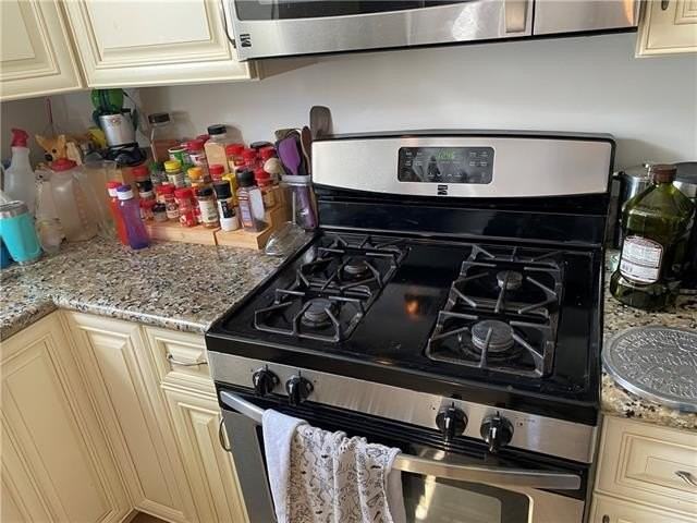 460 Carrollton Ave - Photo 4 of 12