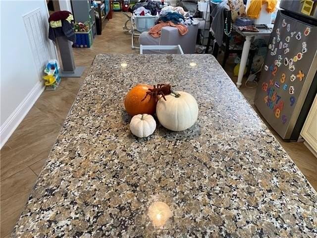 460 Carrollton Ave - Photo 5 of 12