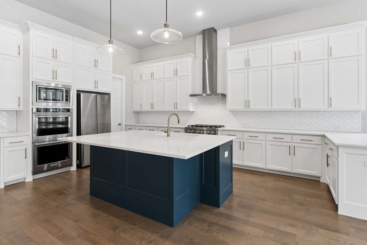 350 Pearland Dr - Photo 3 of 39