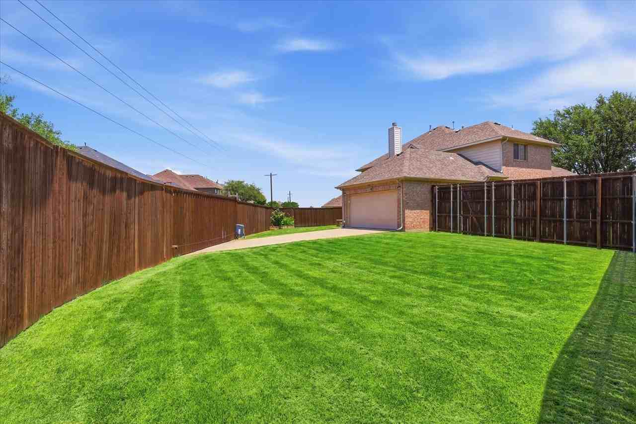 8401 Shakespeare Ln - Photo 3 of 22