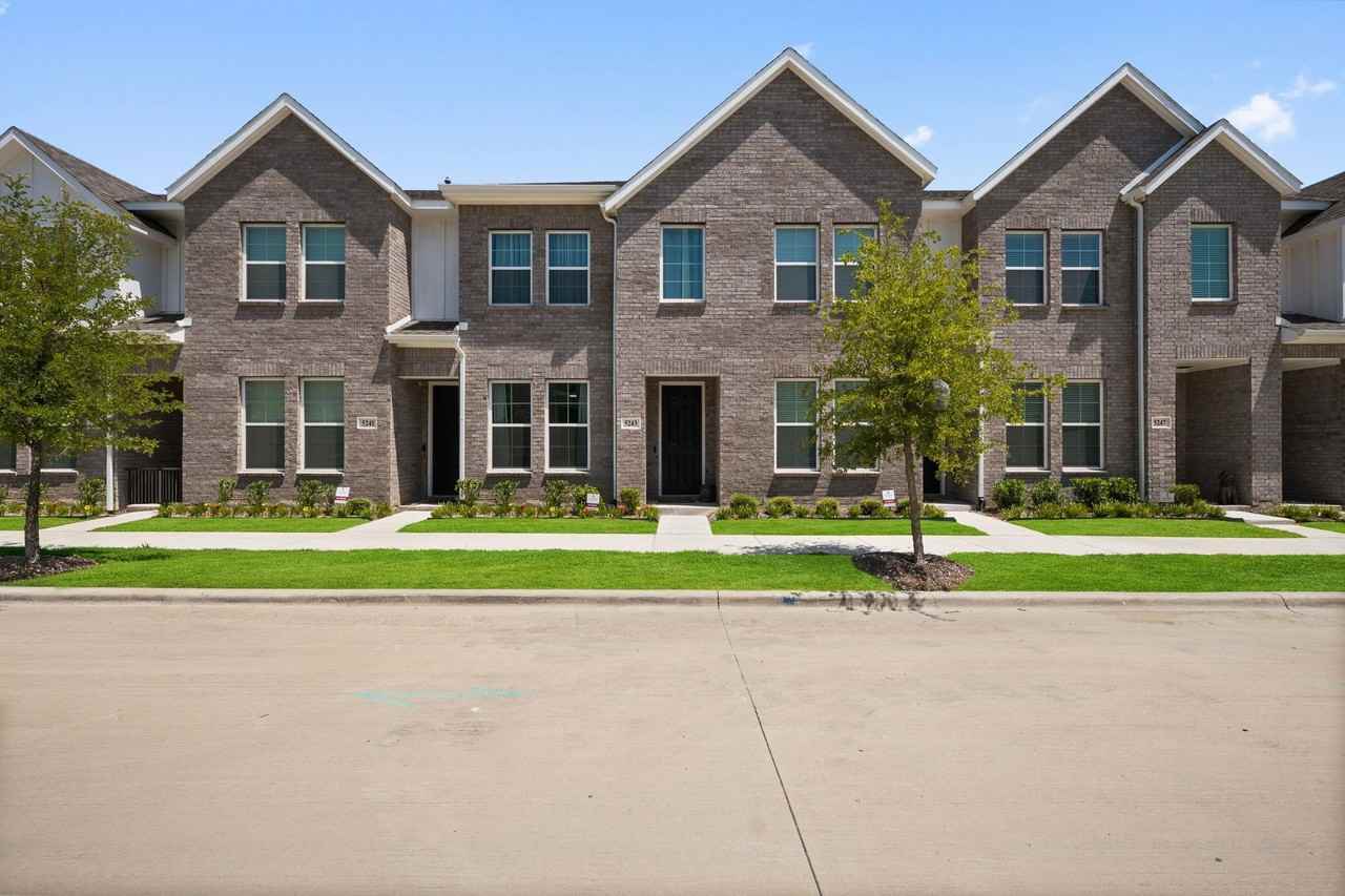 5243 Legacy St